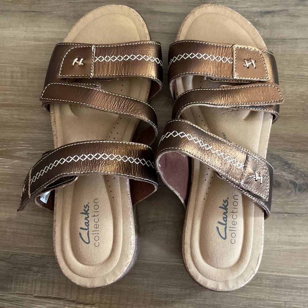Clarks Collection Women’s Roseville Bay Bronze Metallic Sandals Size 8.5W